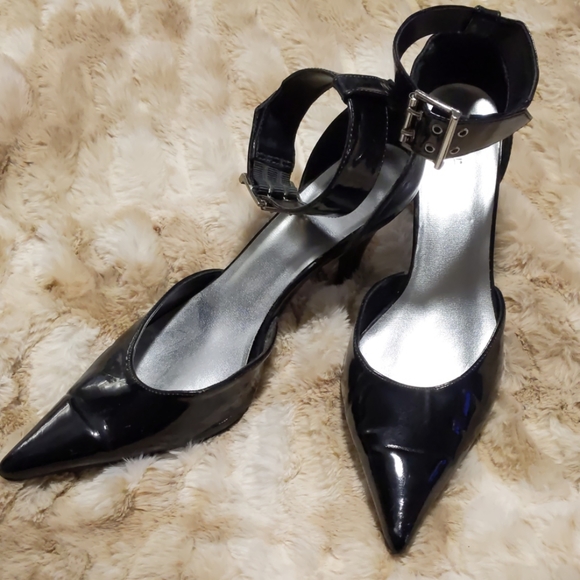 Heels - Picture 2 of 8